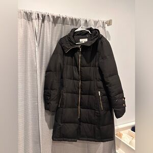 Calvin Klein Women's Elegant Black Puffer Jacket
